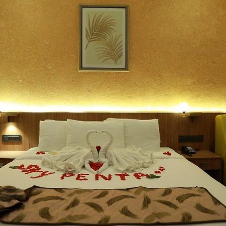 ホテル Sky Penta Residency Iritti エクステリア 写真